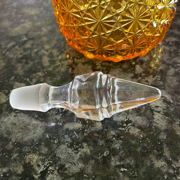 Fenton LG WRIGHT Glass Daisy and Button Pattern Amber Cruet w/ Clear Stopper - Picture 2 of 5